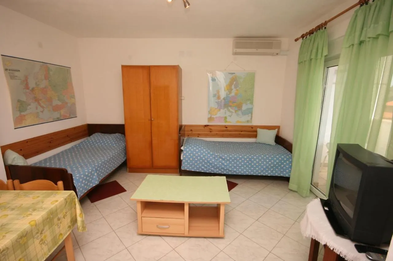 Apartments With Wifi Pula - 6987 0*,  Croatia