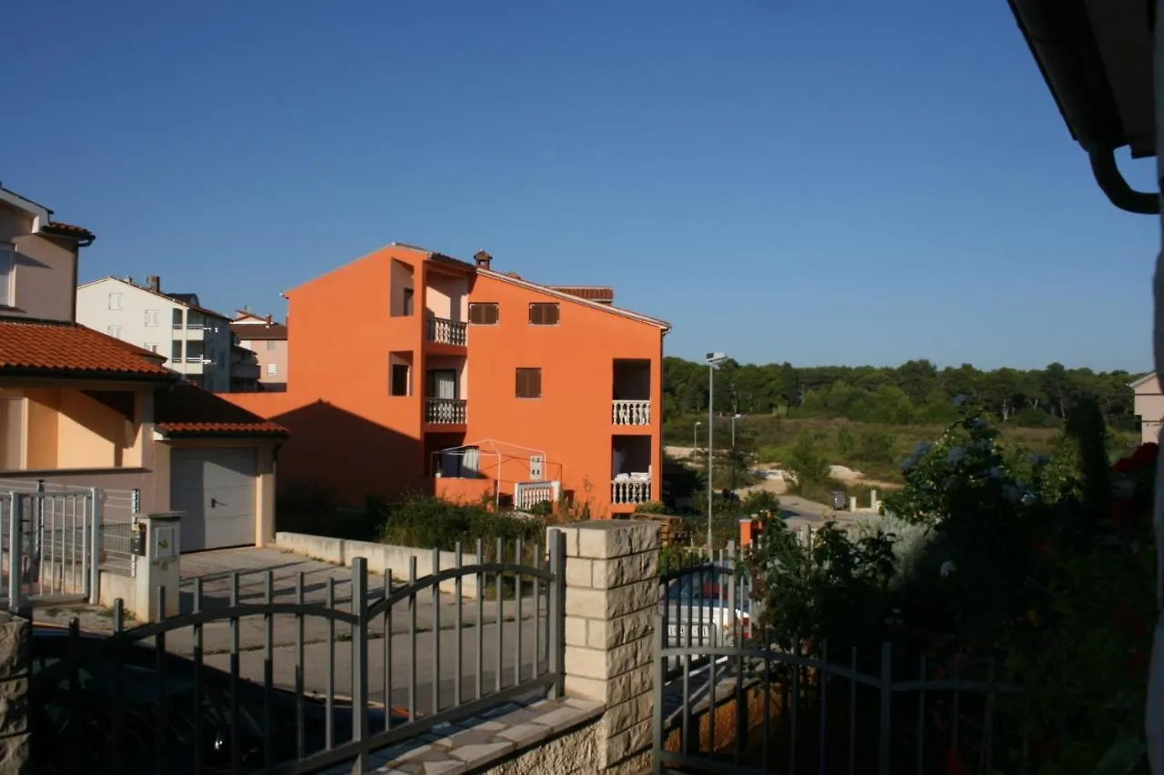 Apartments With Wifi Pula - 6987
